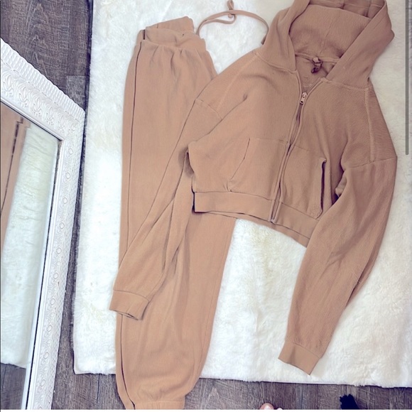 Skims waffle set in caramel top size medium bottoms size small soft stretchy - Picture 2 of 6